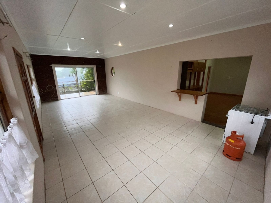 To Let 3 Bedroom Property for Rent in Sunrise On Sea Eastern Cape